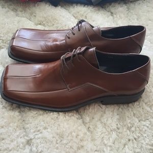 Brand New Never Worn Steve Madden Brown Dress Shoe